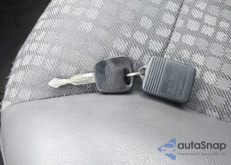 2001 Ford Escape Xls z USA, uszkodzony, nr VIN 1FMYU02111KC37126